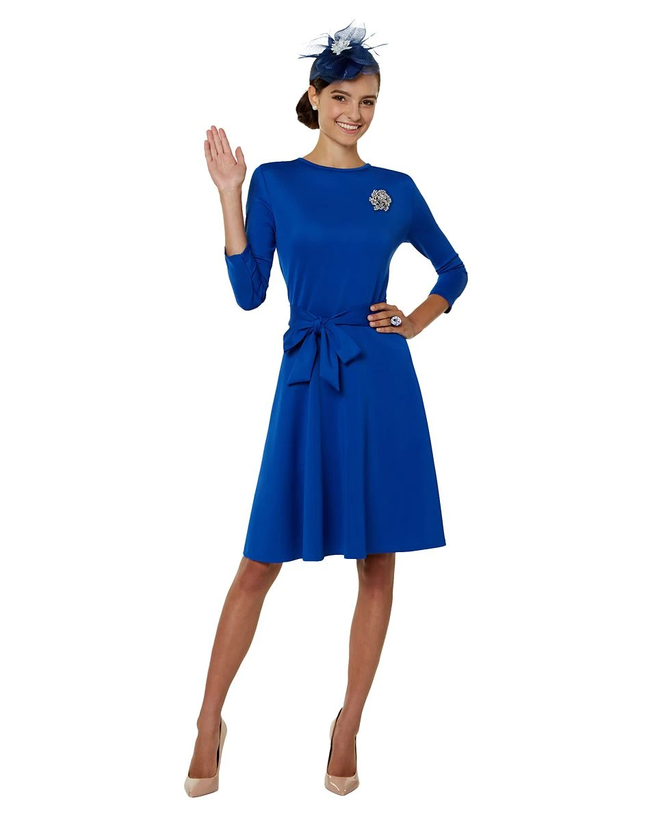 Spirit Halloween Adult English Princess Costume 2 Spirit Halloween Adult English Princess Costume - Image 2